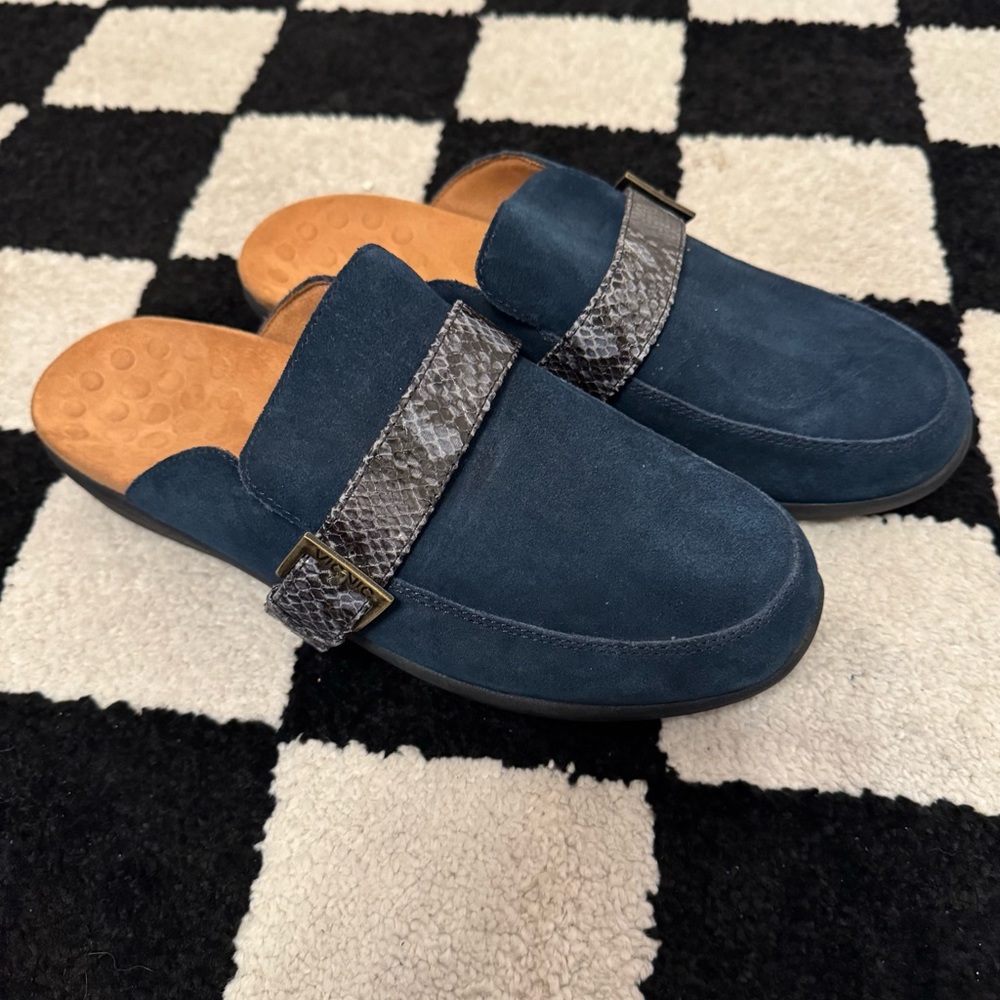 Vionic Darla Blue Suede Clogs Slip On Shoes Size 9.5